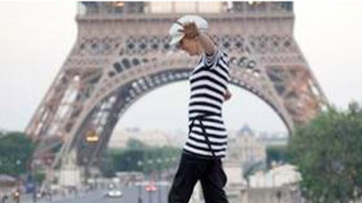 Жительницам Парижа разрешили надеть брюки спустя 214 лет