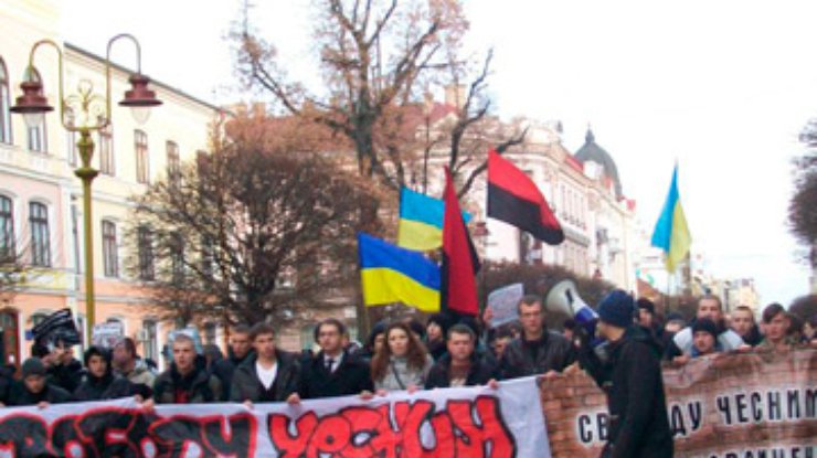 В Ивано-Франковске отца и сына Павличенко поддержали маршем