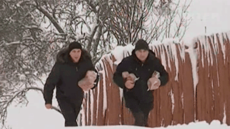 Два закарпатских села оказались отрезанными от мира: Дороги засыпало снегом