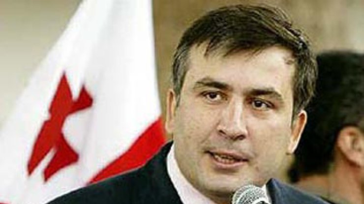 Протесты в Тбилиси: Толпа не дает Саакашвили выступить