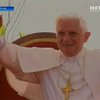 Папа римский отрекается от престола из-за болезни