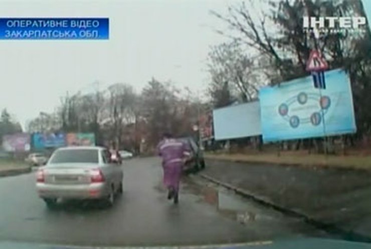 В Ужгороде милиция с преследованием задержала автонарушителя