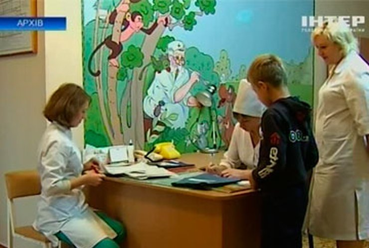 На Черниговщине 22 ученика школы-интерната отравились едой
