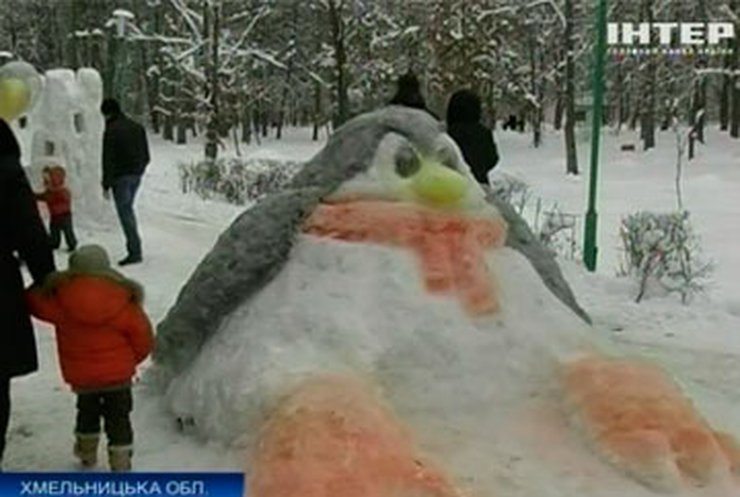 Хмельницкие школьники слепили аллею снежных фигур