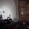В Гостином дворе милиция бросает активистов в автозаки, – Бригинец