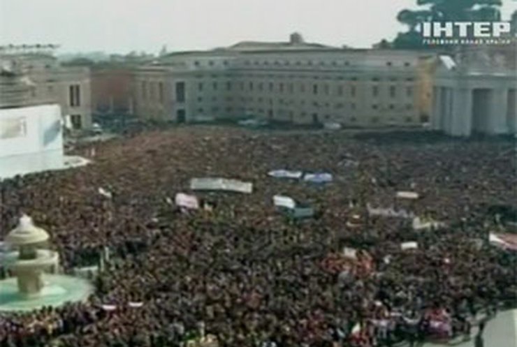 Тысячи паломников собрались в Ватикане на проповедь Папы Римского
