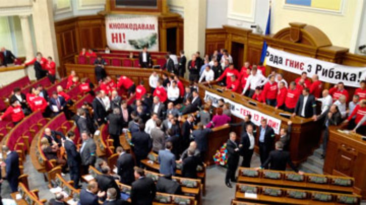 НГ: Верховная рада на грани роспуска