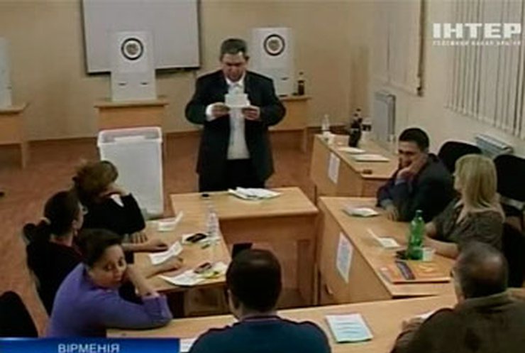 На выборах президента Армении победил действующий лидер Серж Саргсян