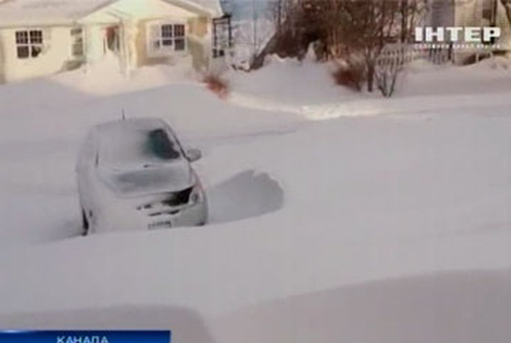 Восток Канады пострадал от мощной снежной бури