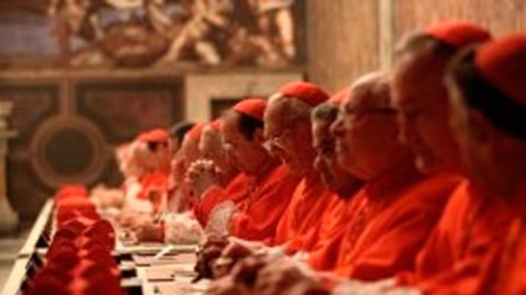 Участников выборов папы допрашивают по делу о педофилии