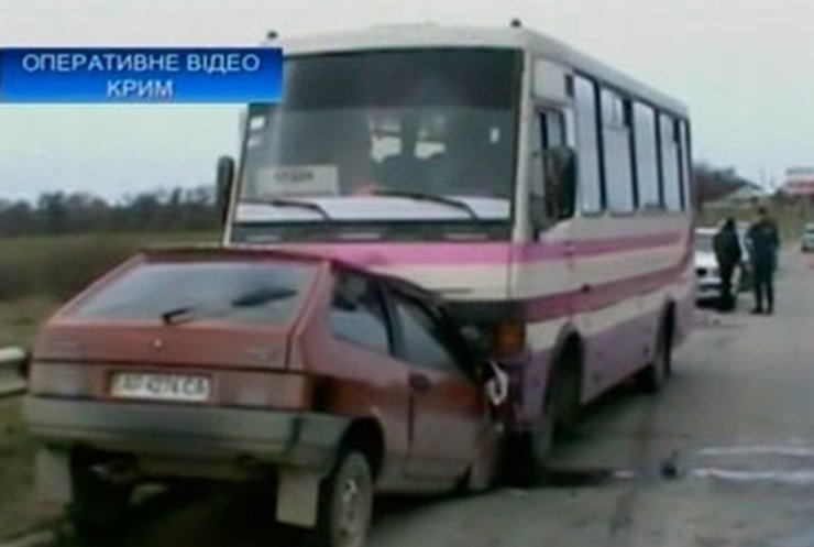 Из-за неумелого обгона в Крыму погиб водитель ВАЗа