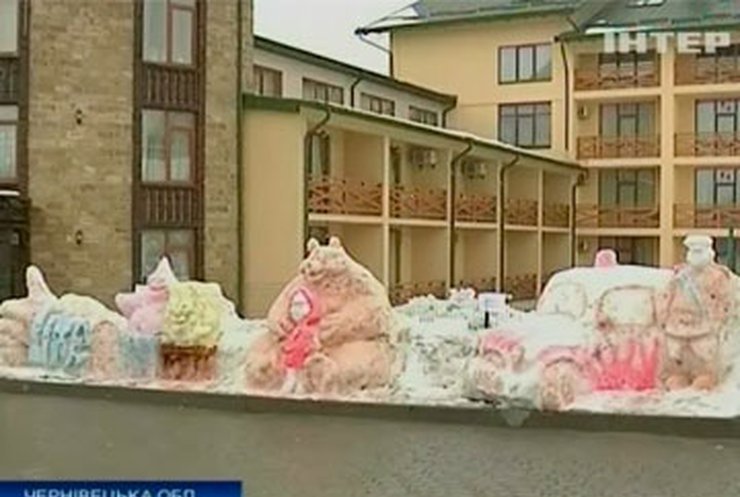 Одесские мастера создали под Черновцами мини-парк снежных скульптур