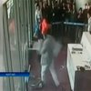 Китайский чиновник устроил дебош, опоздав на самолет