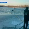 В Черкассах со льда сняли пьяного мужчину в домашней одежде