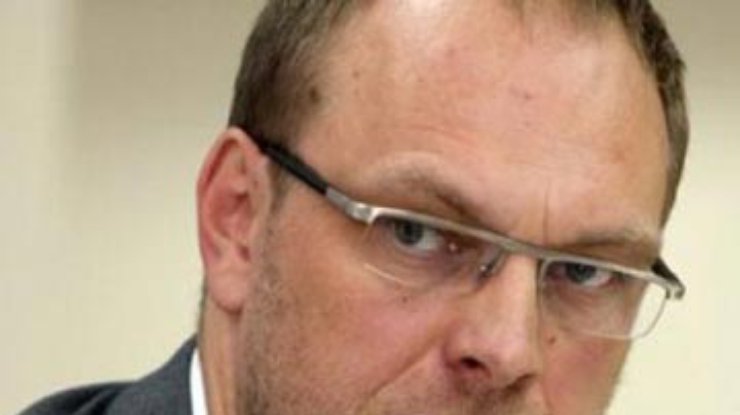 Суд лишил Власенко депутатских полномочий (обновлено)