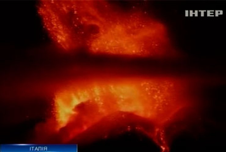 В Италии второй раз за год началось извержение вулкана Этна