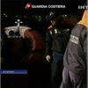 Итальянские пограничники спасли беженцев с тонущего корабля