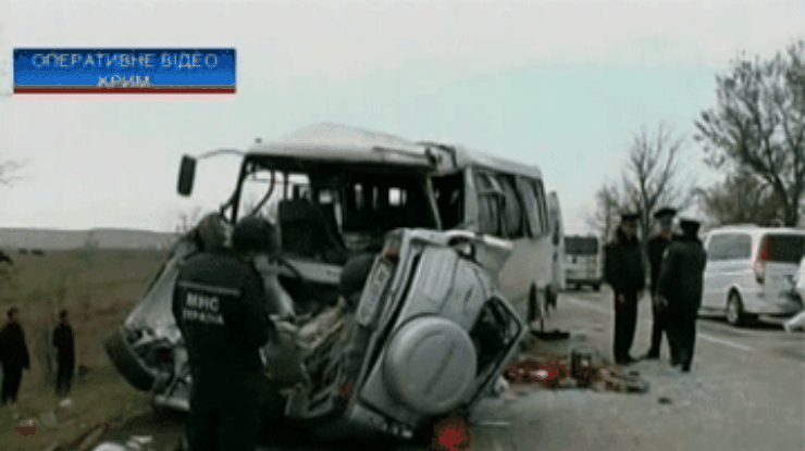В аварии в Крыму пострадали 13 человек