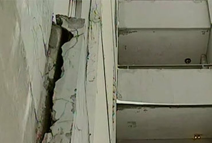 В Черкассах рассыпается 19-летняя многоэтажка