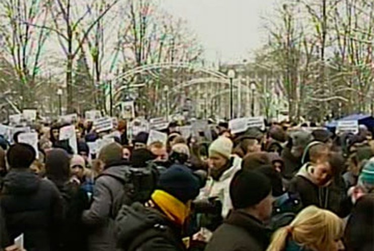 Суд над семьей Павличенко прошел с массовыми акциями поддержки