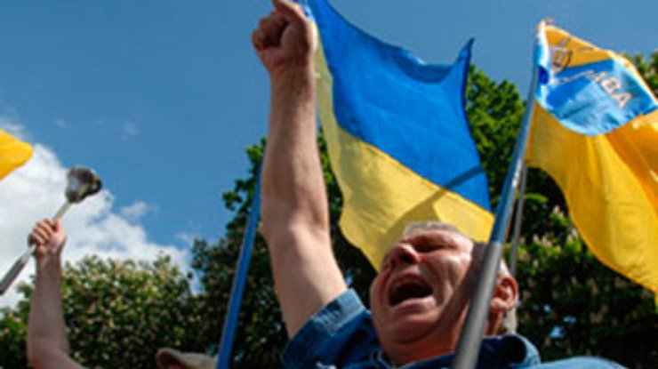 "Большинство украинцев не пойдут на "майданы", - опрос