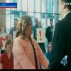 В американском аэропорту пара поочередно сделала друг другу предложение