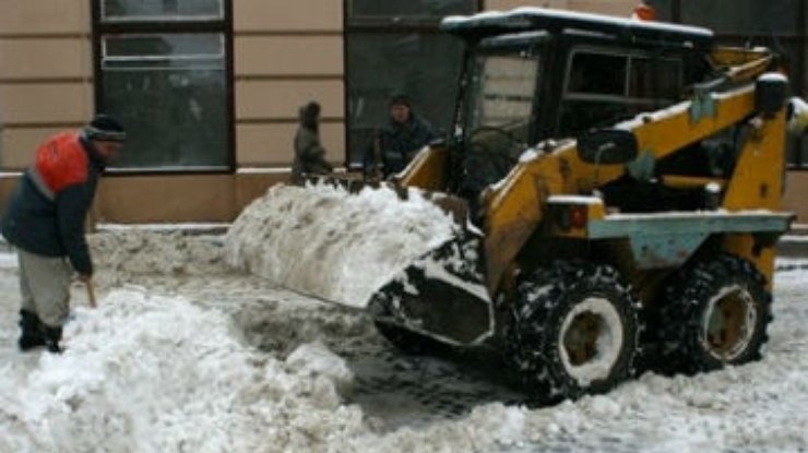 Львов засыпало снегом