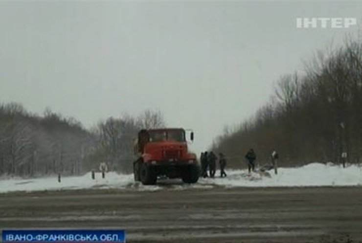 Прикарпатье засыпало снегом