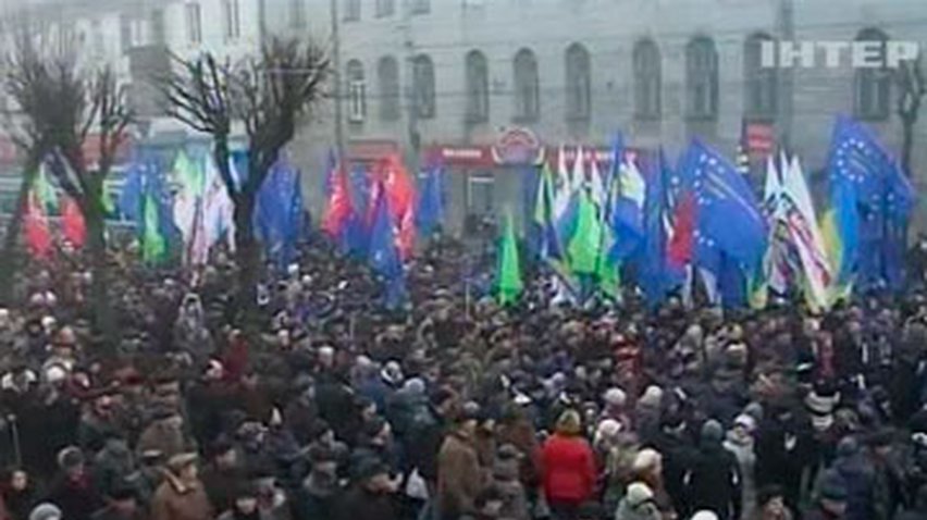 В Виннице оппозиция организовала акцию "Вставай, Украина"