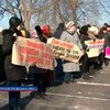Жители села Марьевка-2 перекрыли трассу из-за долгов по зарплатам