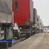 На заснеженных трассах Украины стоят сотни застрявших машин
