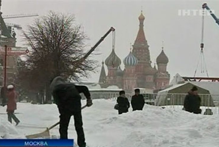 Москву замело снегом