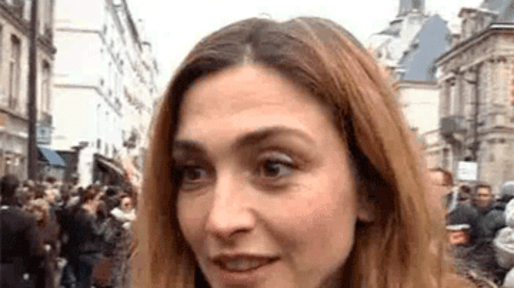 Французская актриса подала в суд жалобу на сплетни о ее романе с президентом