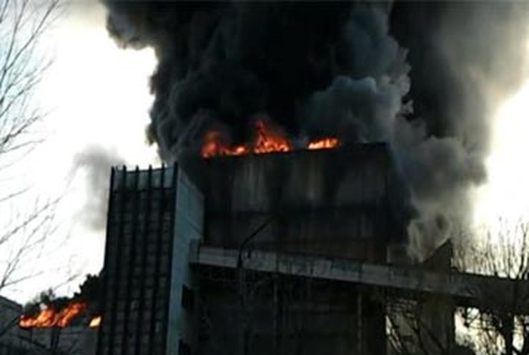 В Донецкой области горит Углегорская ТЭС