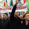 В Черновцах собирается многотысячный оппозиционный митинг