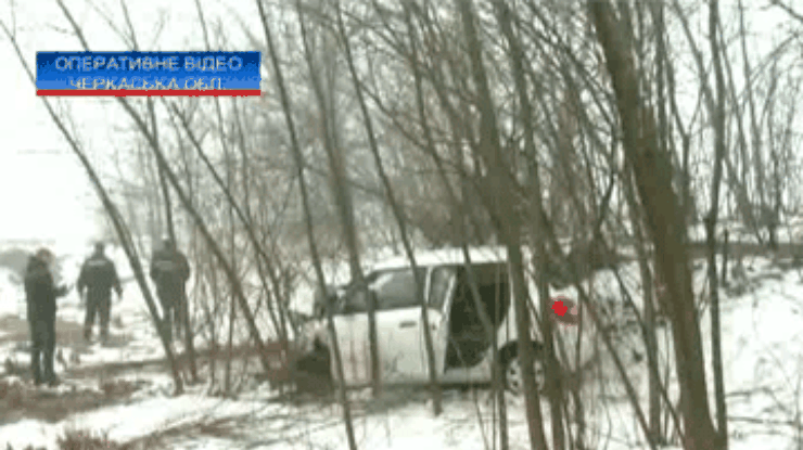 На Черкасчине разбился автомобиль: Погибли трое