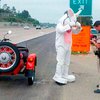 Полиция Сан-Диего наказала пасхального зайца на мотоцикле