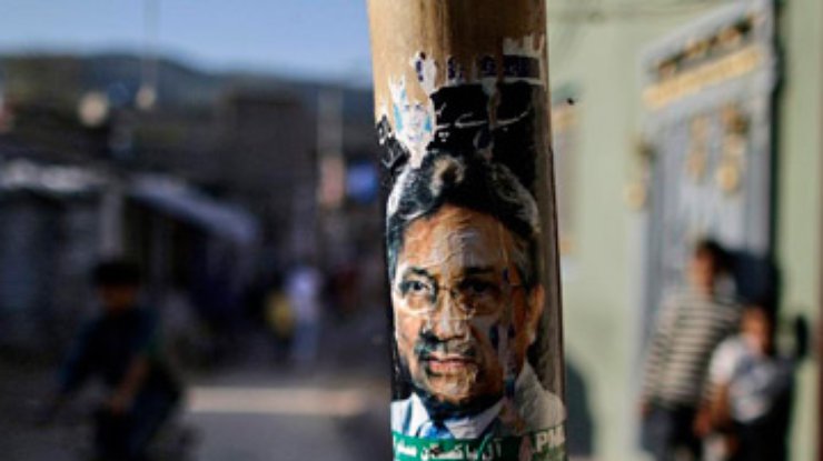 Мушаррафа сняли с парламентских выборов в Пакистане