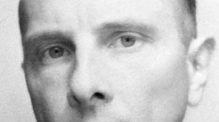 На Львовщине разрушили памятник Бандере