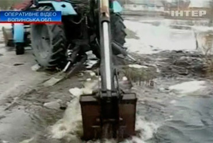 На Волыни началась борьба с подтоплениями