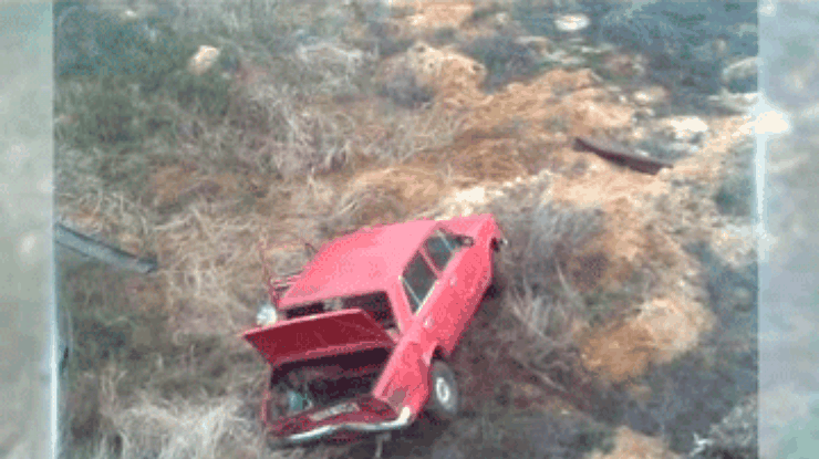 В Крыму автомобиль слетел с обрыва