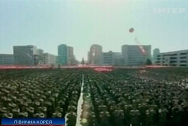 КНДР отпраздновала День солнца, но запускать обещанные ракеты не стала