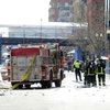 На месте взрывов в Бостоне лежат вещи сотен спортсменов