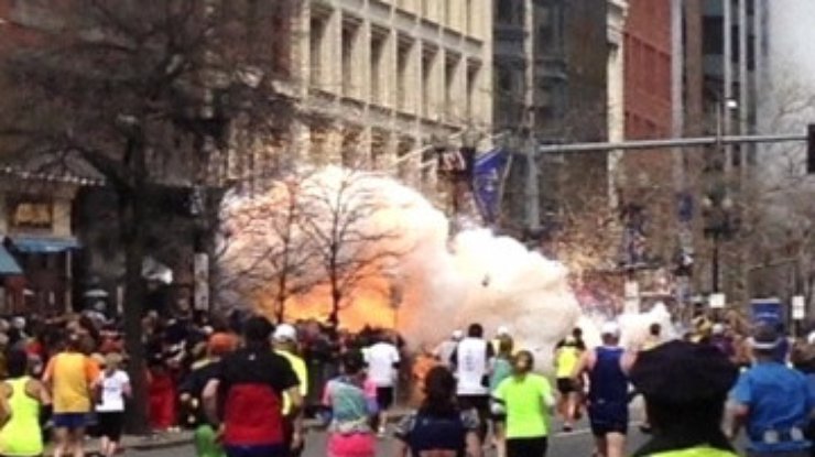 В Бостоне прогремели взрывы: Трое погибших, более сотни раненых