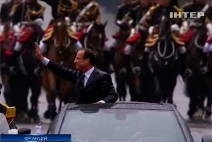 Олланд установил рекорд непопулярности среди французских президентов