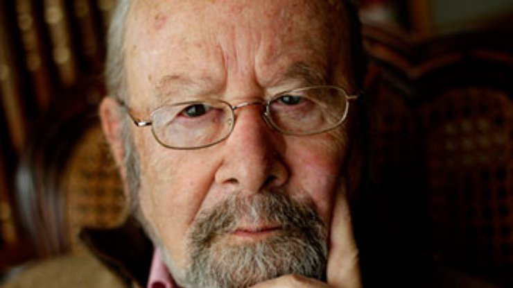 Премию Сервантеса получил испанский писатель Хосе Мануэль Кабальеро Бональд