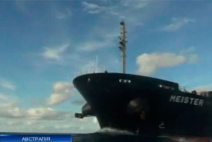 Гринписовцы ворвались на судно с австралийским углем, протестуя против загрязнения