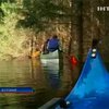 В затопленном эстонском парке устраивают катания на байдарках