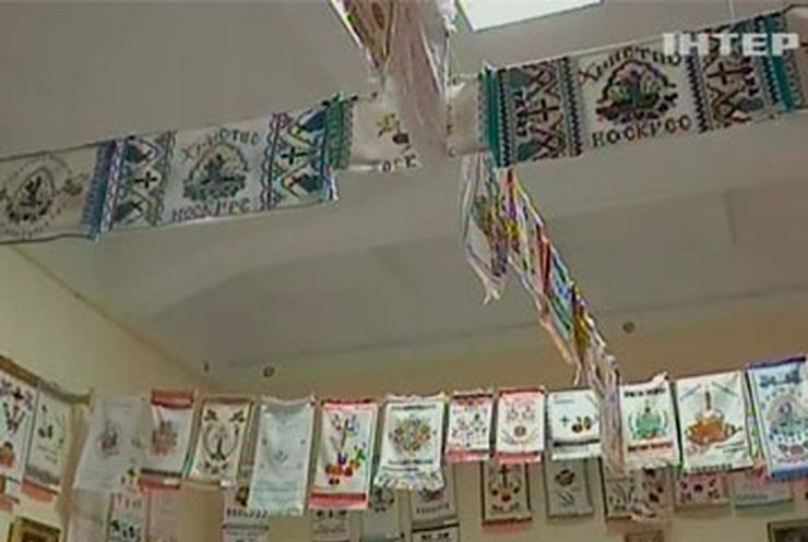 В Ивано-Франковске открылась выставка пасхальных рушников