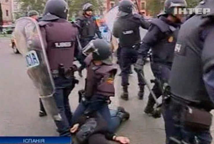 Акции протеста в Мадриде переросли в столкновения с полицией